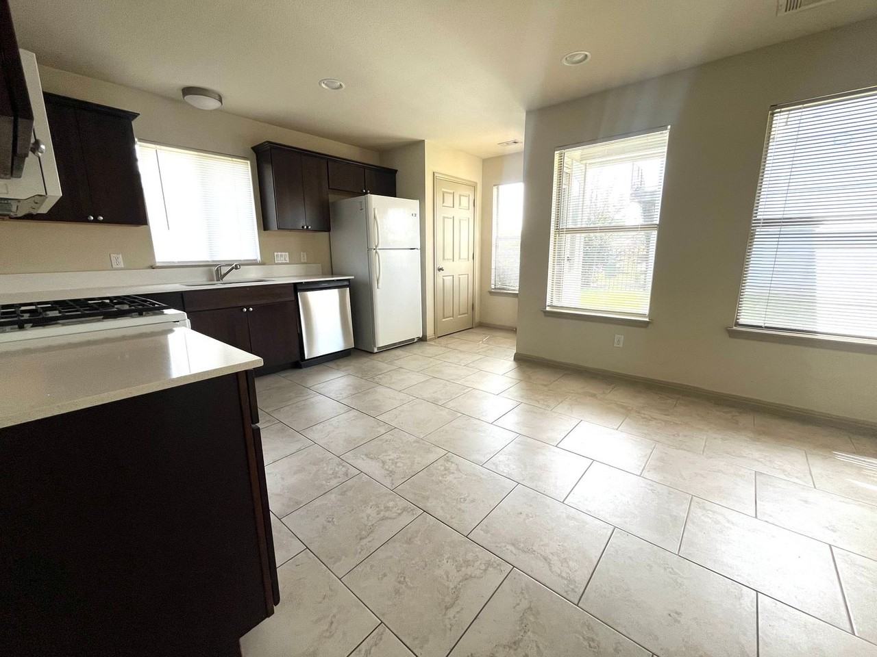 5413A Roosevelt Ave - Photo 6 of 22