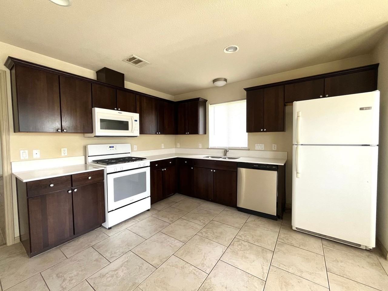 5413A Roosevelt Ave - Photo 7 of 22