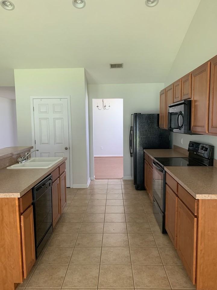 68 Hamilton Grove Drive - Photo 5 of 30