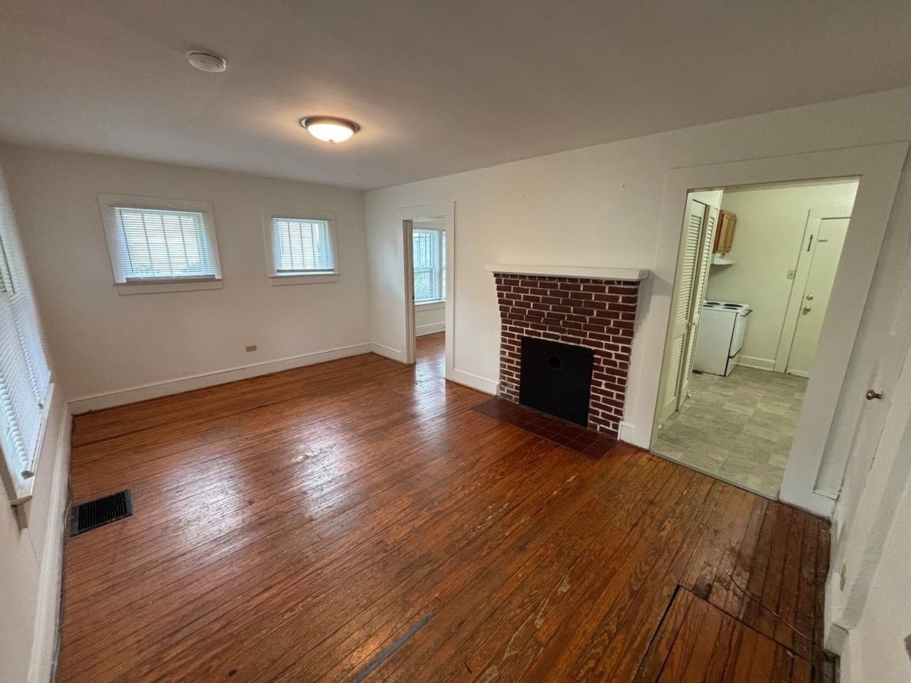 625 Progress St Ne - Photo 2 of 12