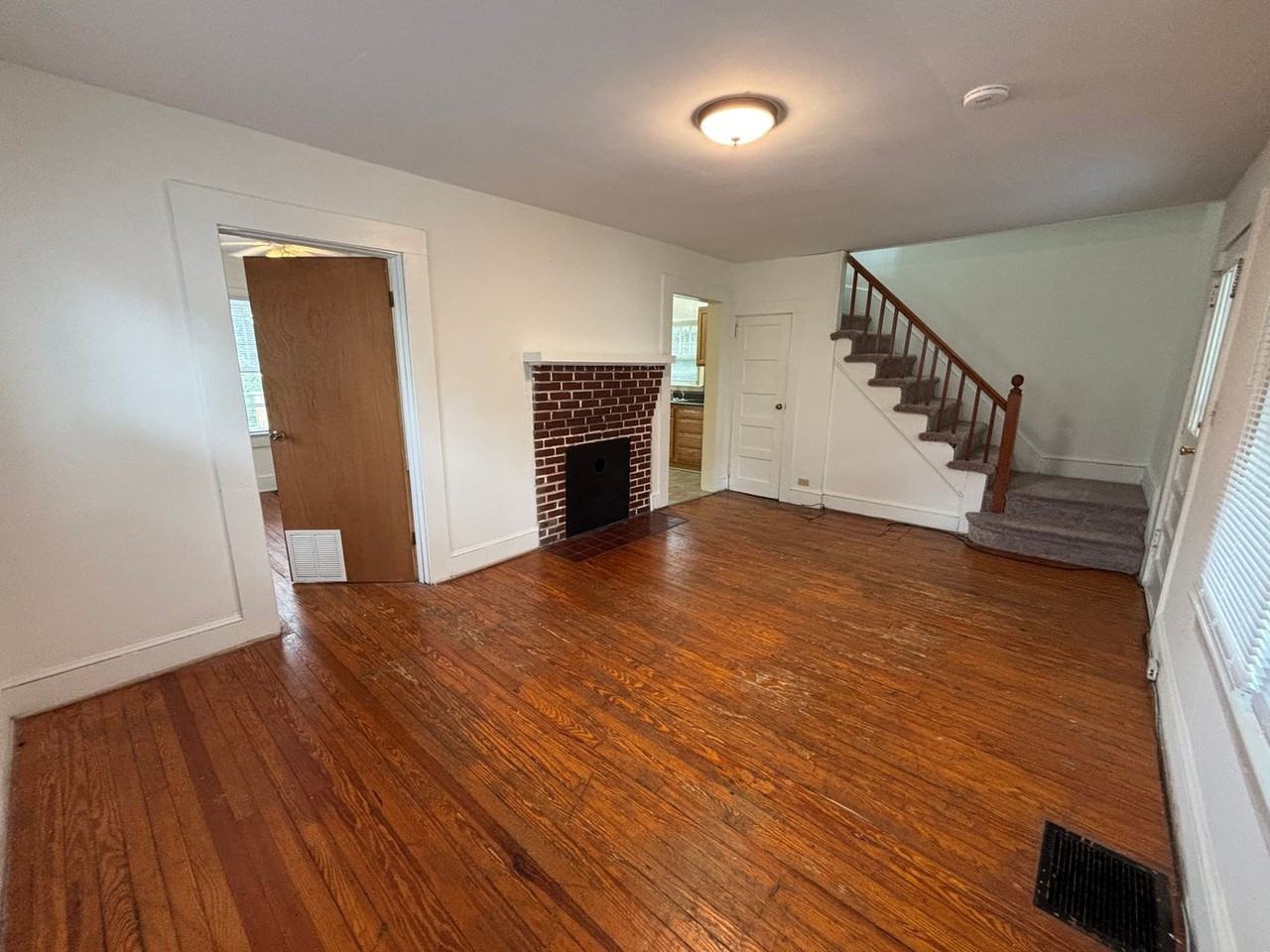 625 Progress St Ne - Photo 4 of 12