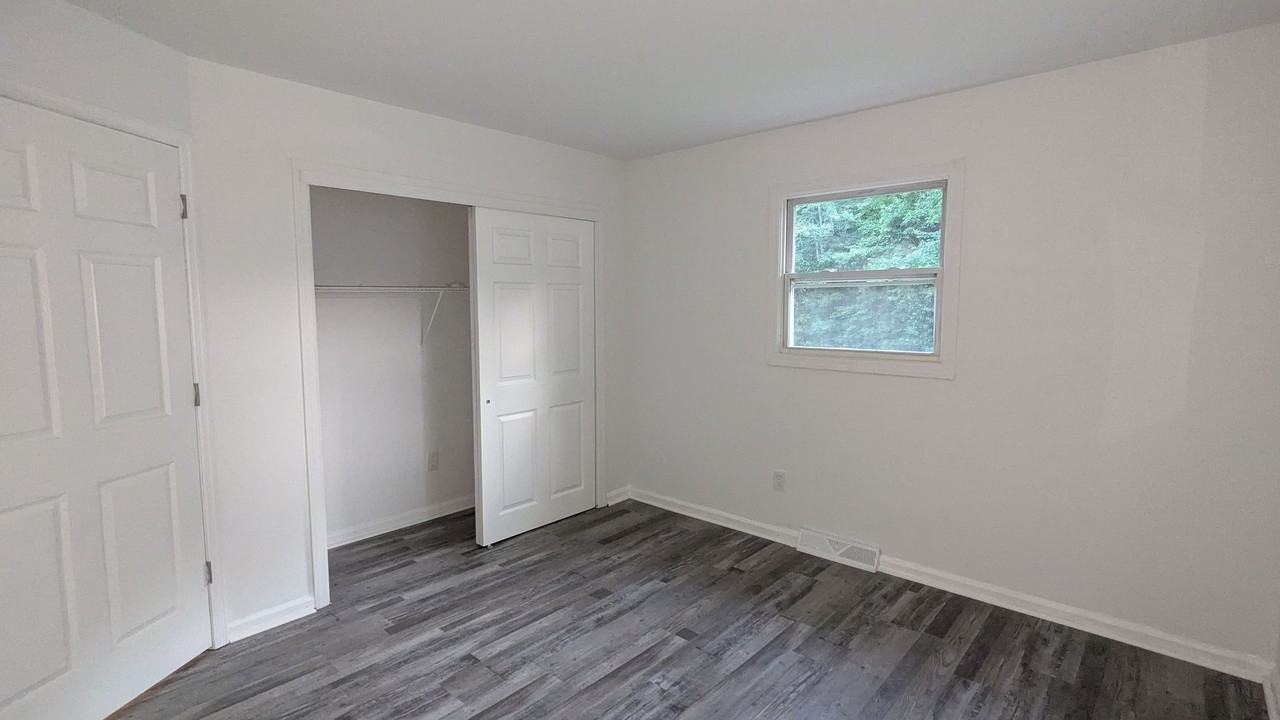 1414 Osborne Dr - Photo 3 of 11