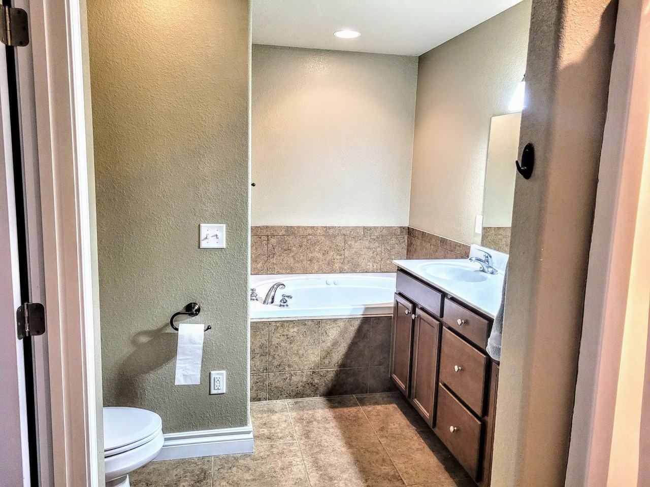 15799 Tundra St - Photo 3 of 10