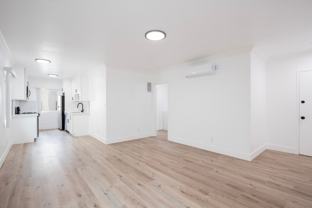 748 N Hudson Avenue - Photo 1 of 1