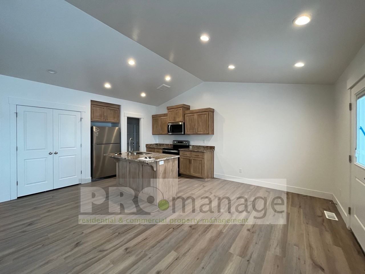 6116 N Red Shirt Rd - Photo 3 of 12