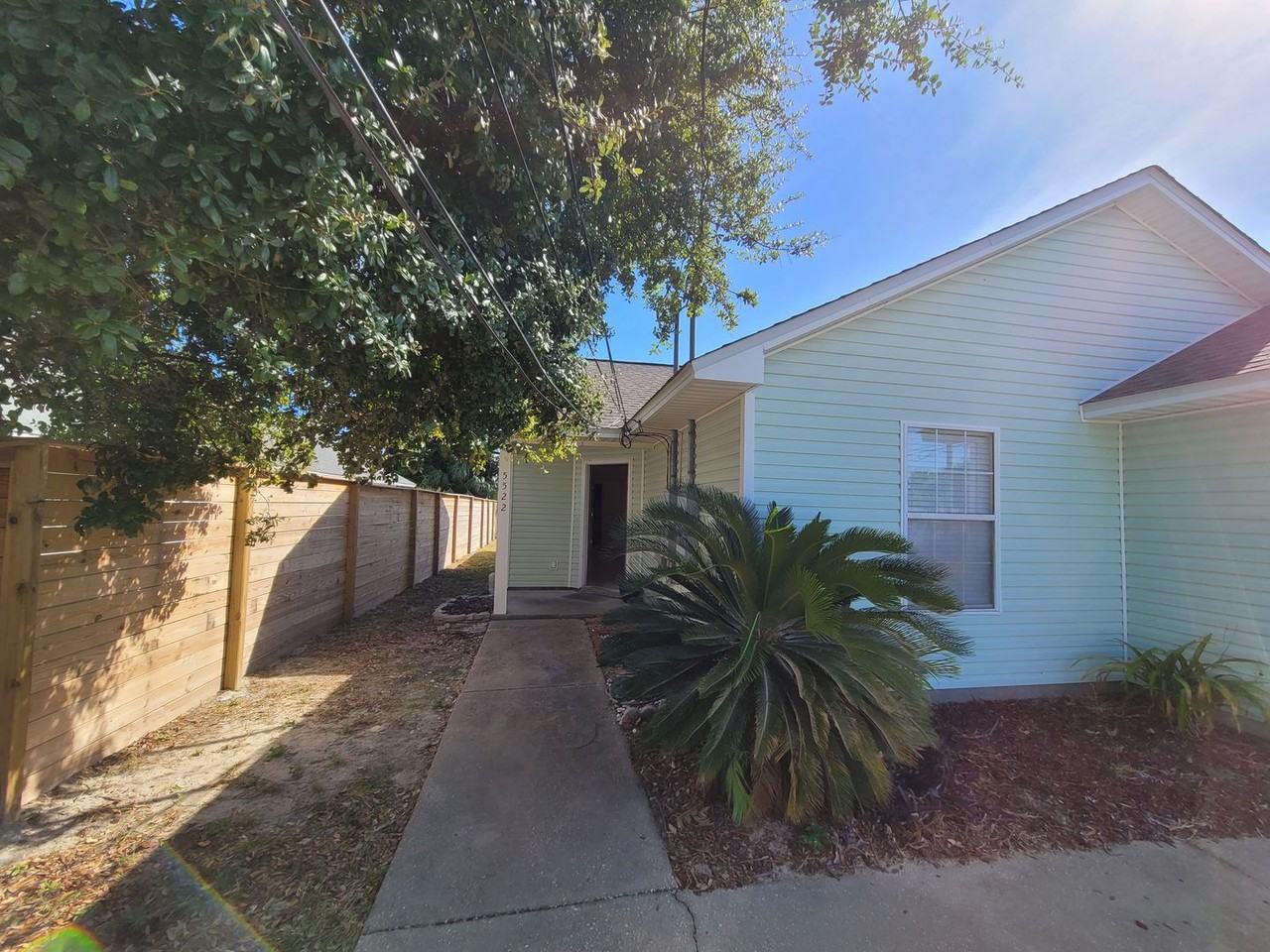 5522 Pinetree Ave - Photo 2 of 34