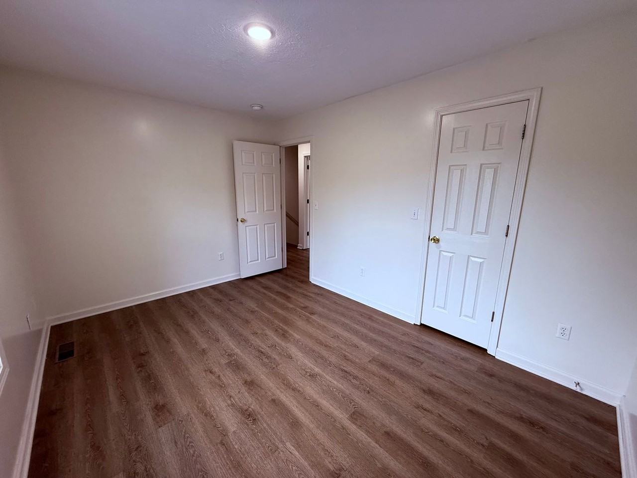 340 Wakeman Ct - Photo 5 of 16