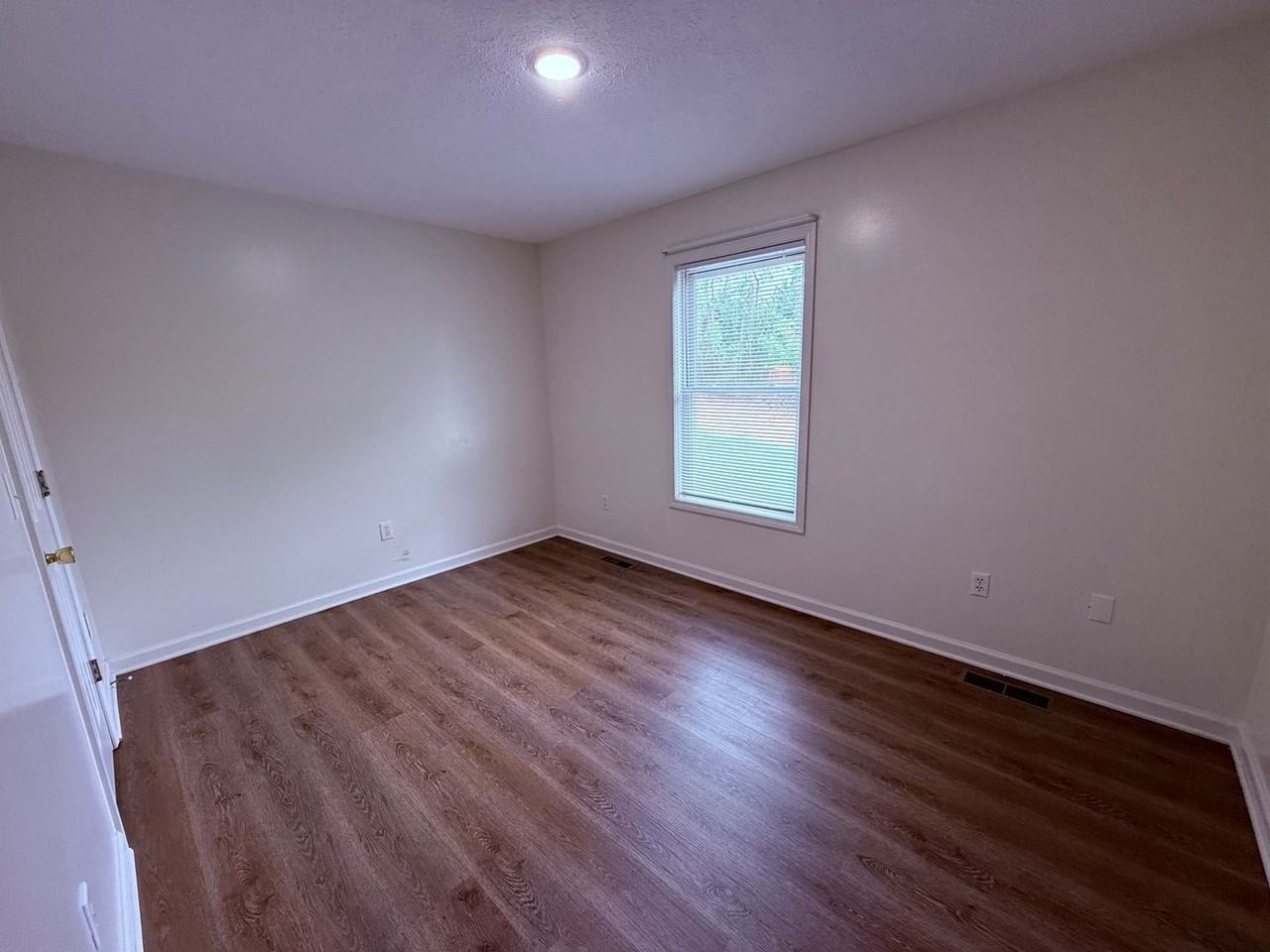 340 Wakeman Ct - Photo 6 of 16