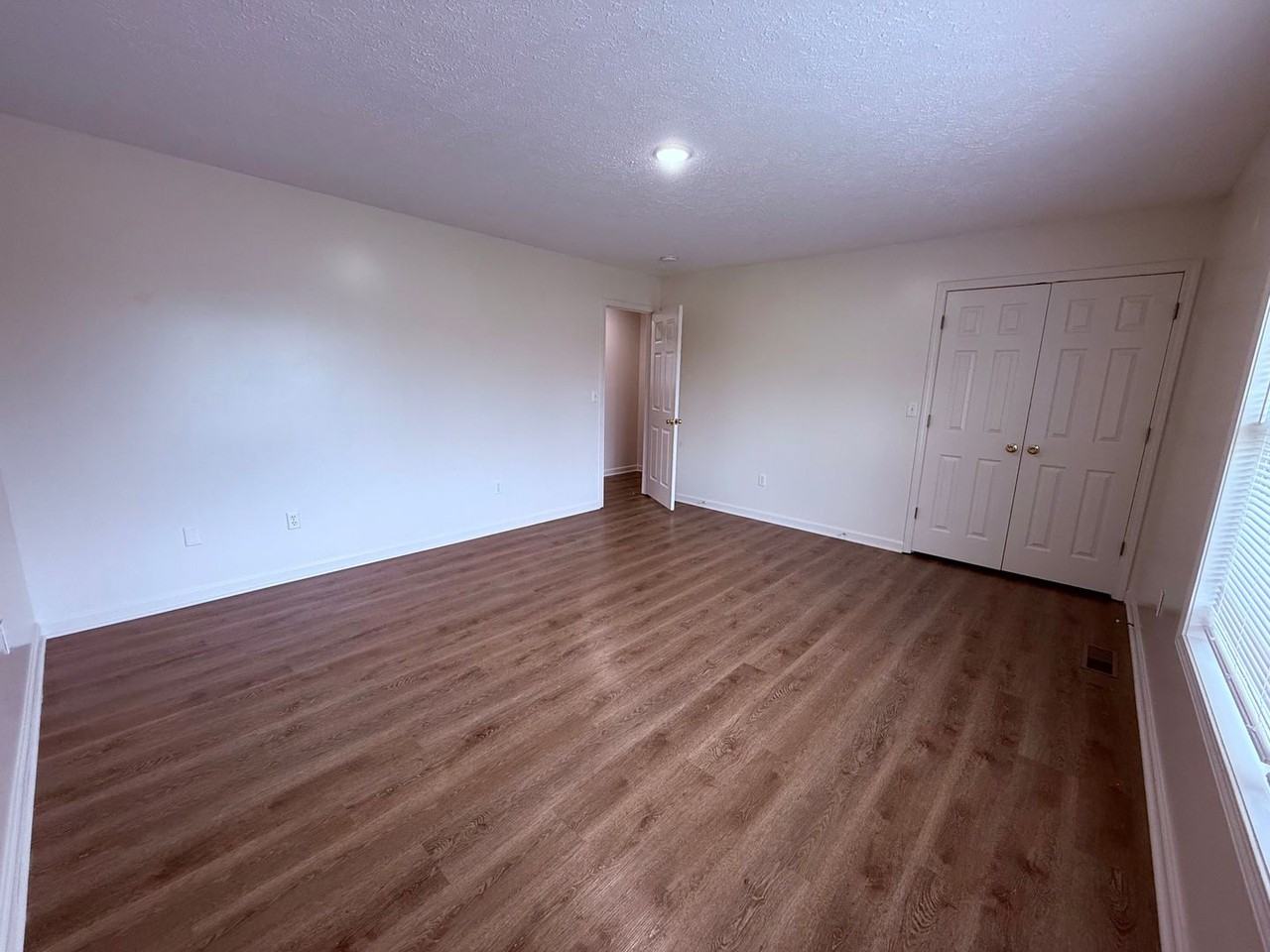 340 Wakeman Ct - Photo 7 of 16