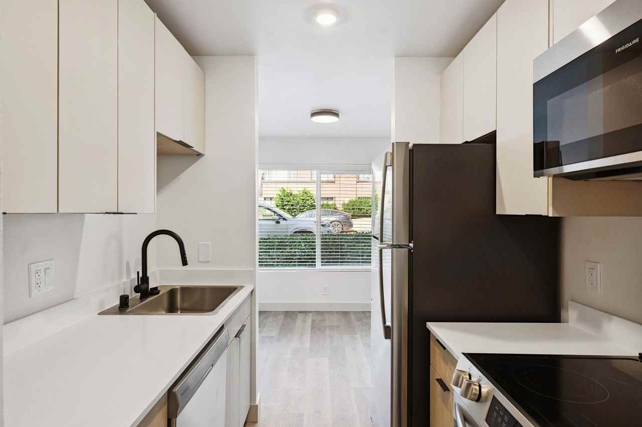 Modern Apartments in Queen Anne – Steps from Climate Pledge Arena! - Photo 4 of 19