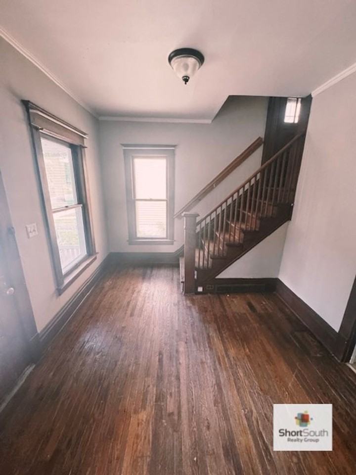 831 Watkins St Se - Photo 6 of 13