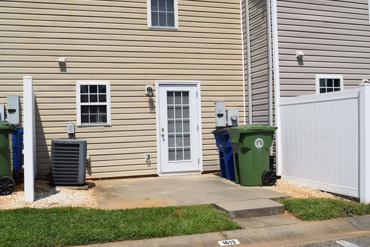 1613 Oak Leaf Dr Nw - Photo 2 of 23