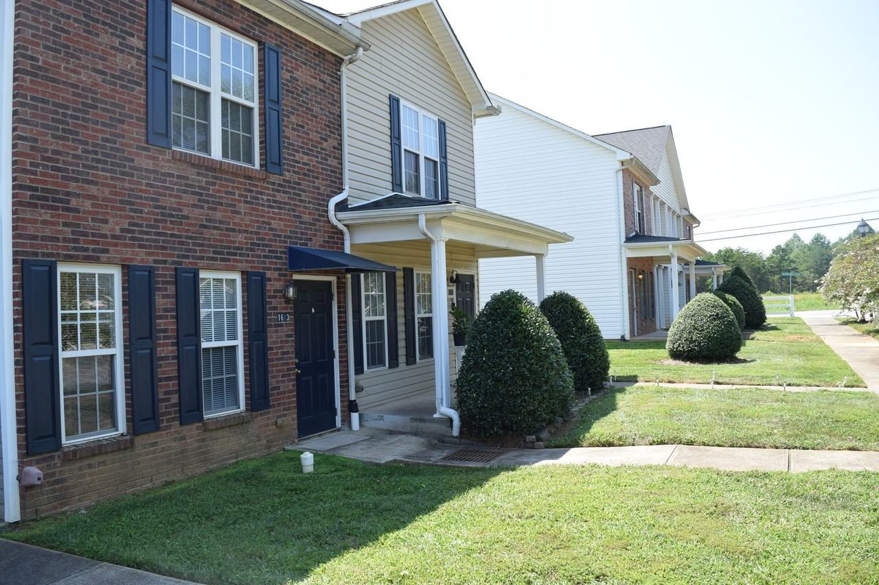 1613 Oak Leaf Dr Nw - Photo 4 of 23