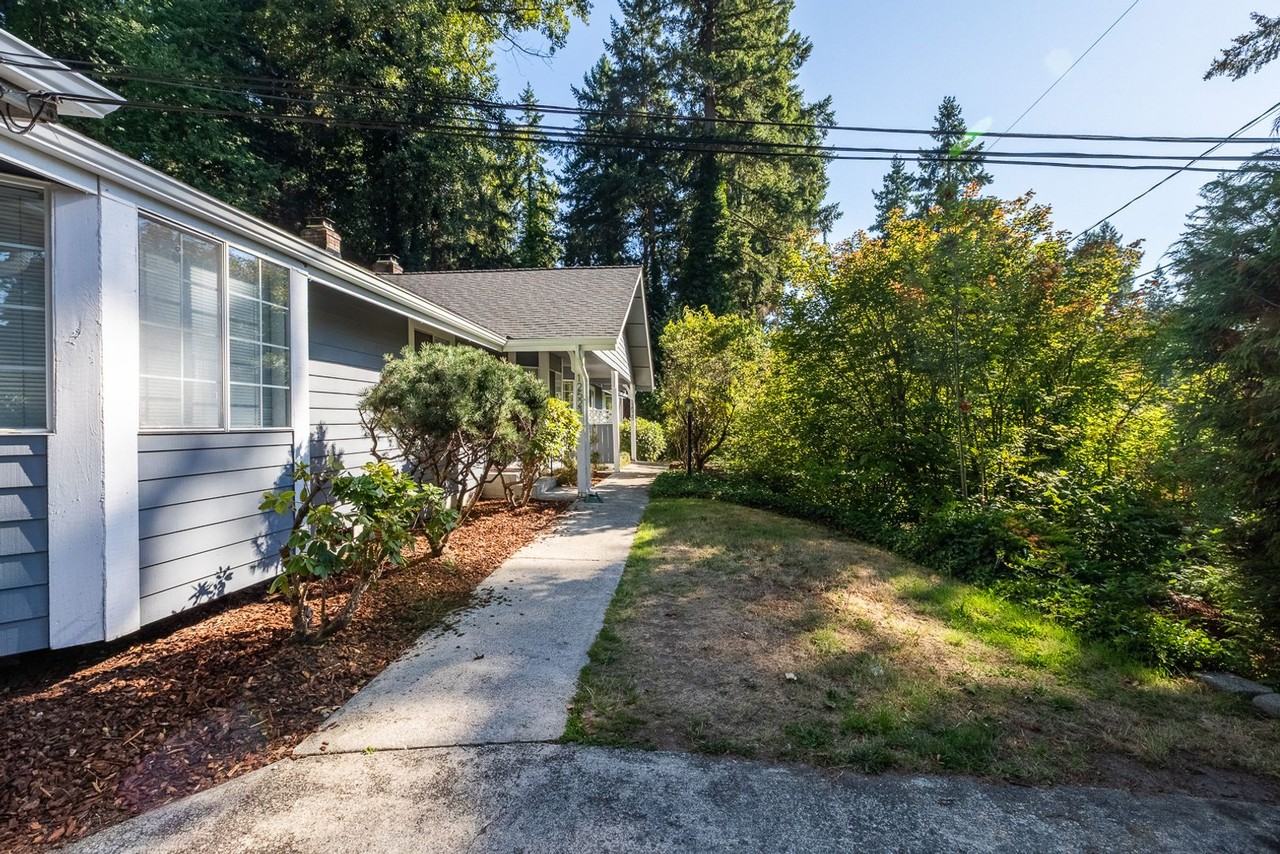 12525 Nyanza Rd Sw - Photo 2 of 36