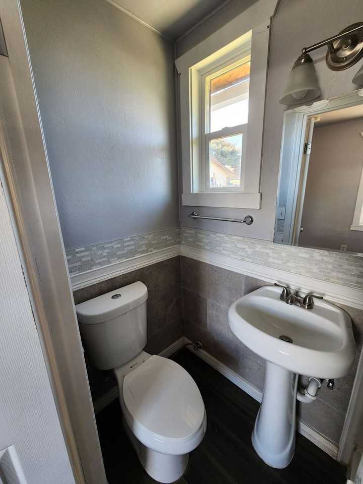 9028 N 11th St #3 - Photo 4 of 6