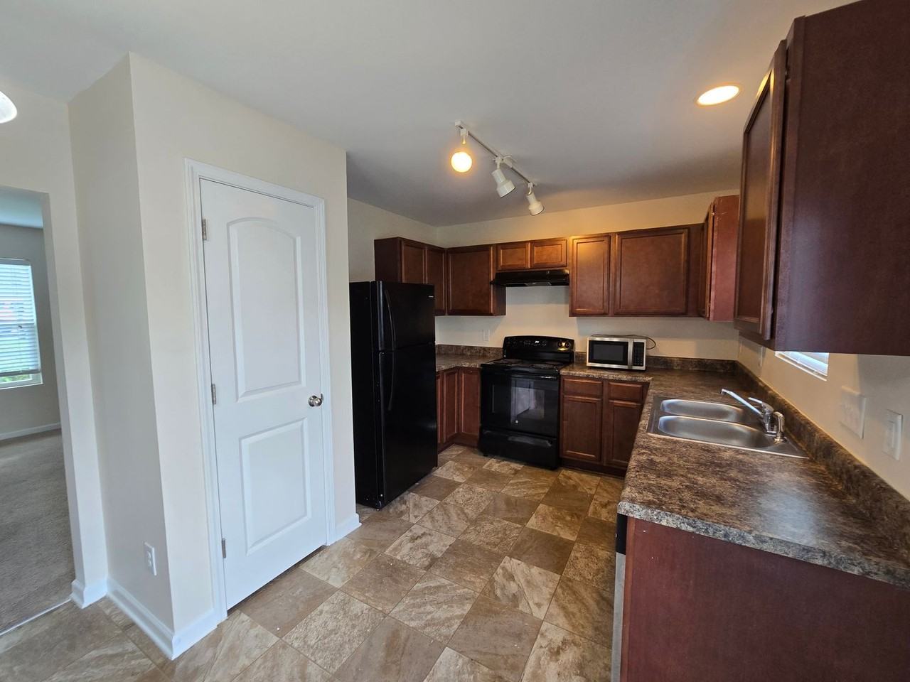 88 Aleah Ct - Photo 6 of 15