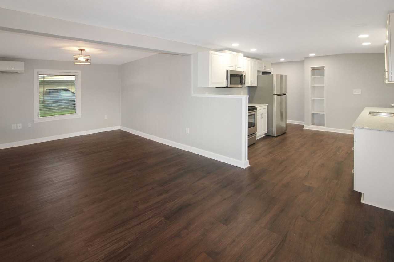 933 Myrtle Ave - Photo 3 of 13
