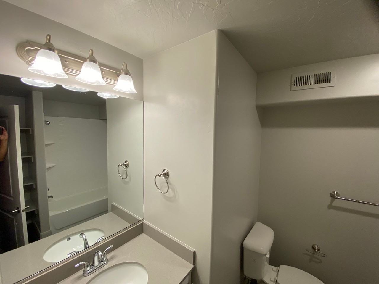 184 N Lone Rock Dr - Photo 7 of 9