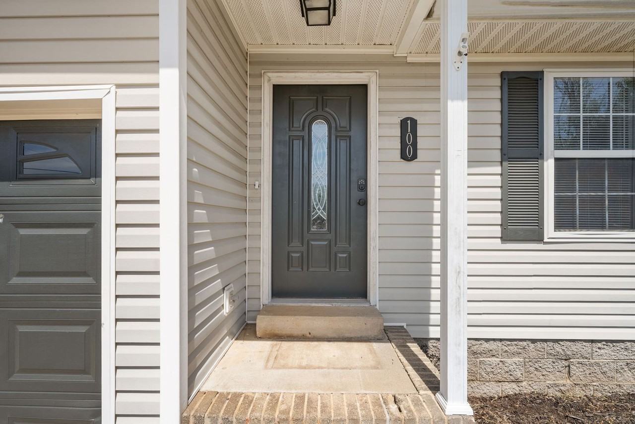 100 Gleaves Ln - Photo 3 of 26