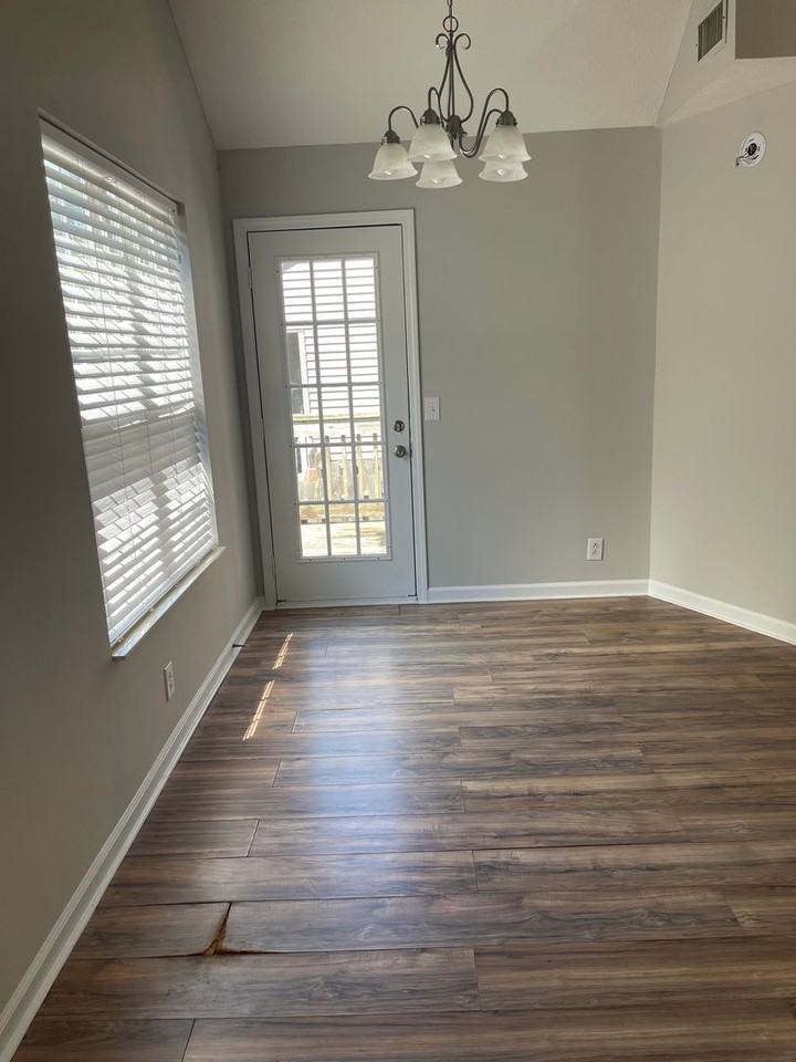 1017 Mulberry Way - Photo 2 of 34