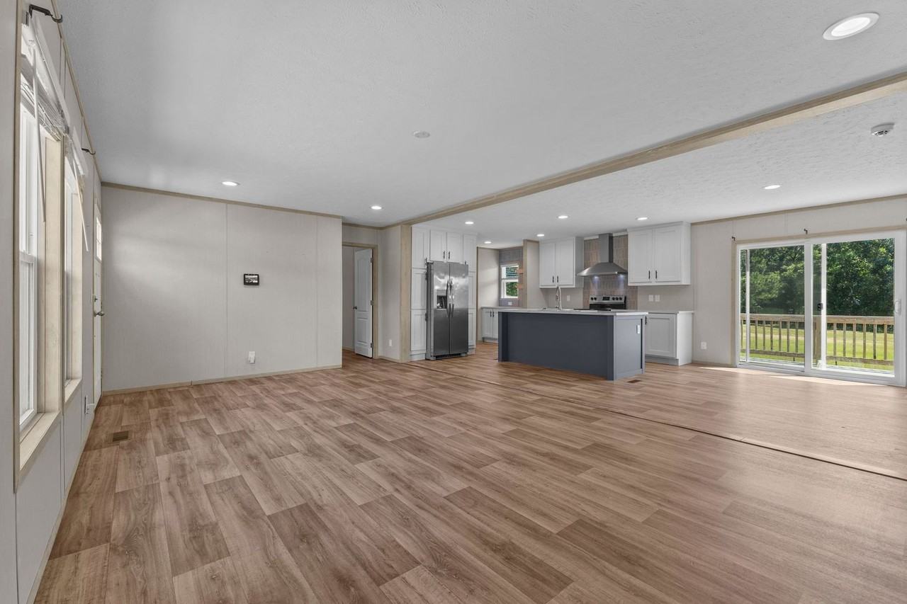 141 Pioneer Ct - Photo 5 of 36