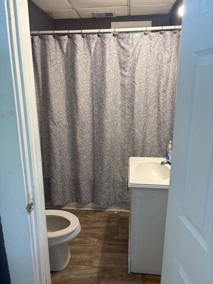 418 Lincoln St - Photo 4 of 13