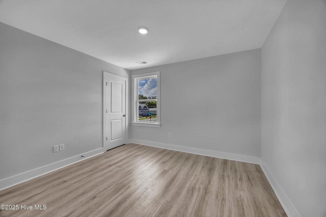 602 Bladen St - Photo 7 of 18