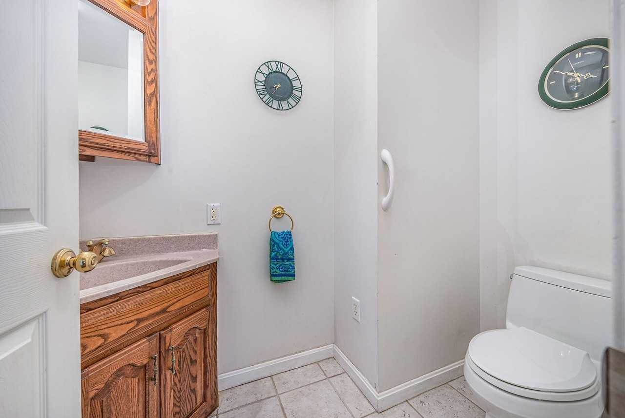 121 Stonehedge Dr - Photo 5 of 31