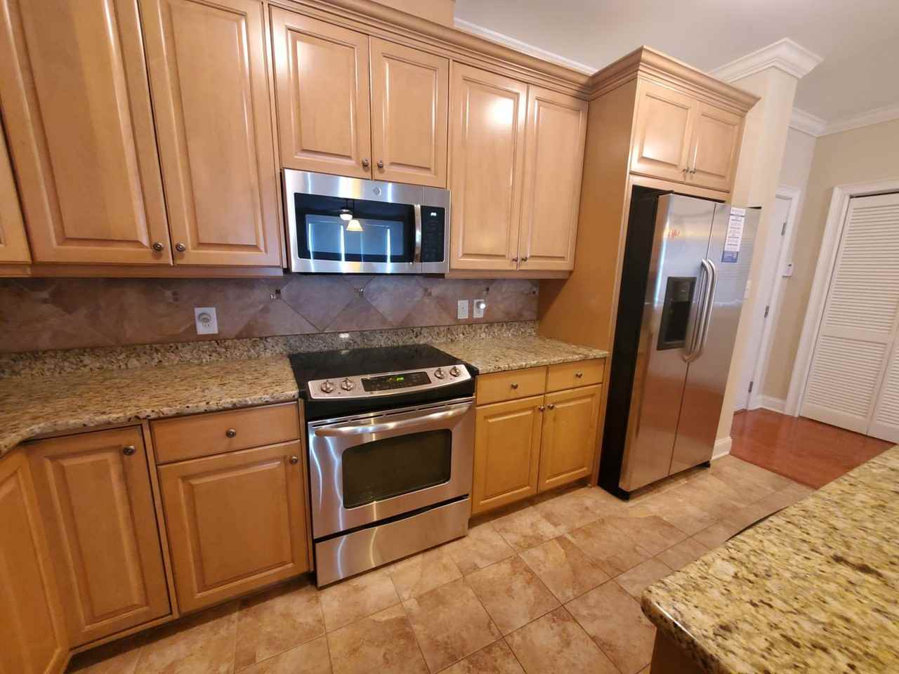 325 Hay St - Photo 5 of 28