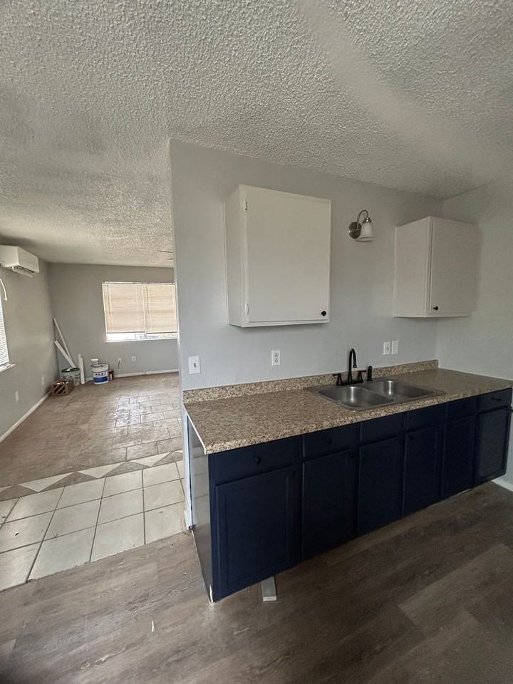 6223 24th St - Photo 2 of 7