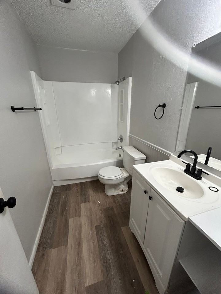 6223 24th St - Photo 3 of 7