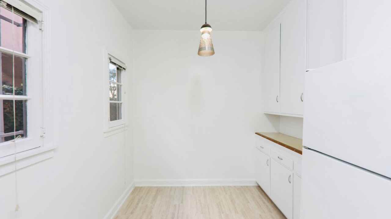 132 N La Peer Dr - Photo 6 of 21