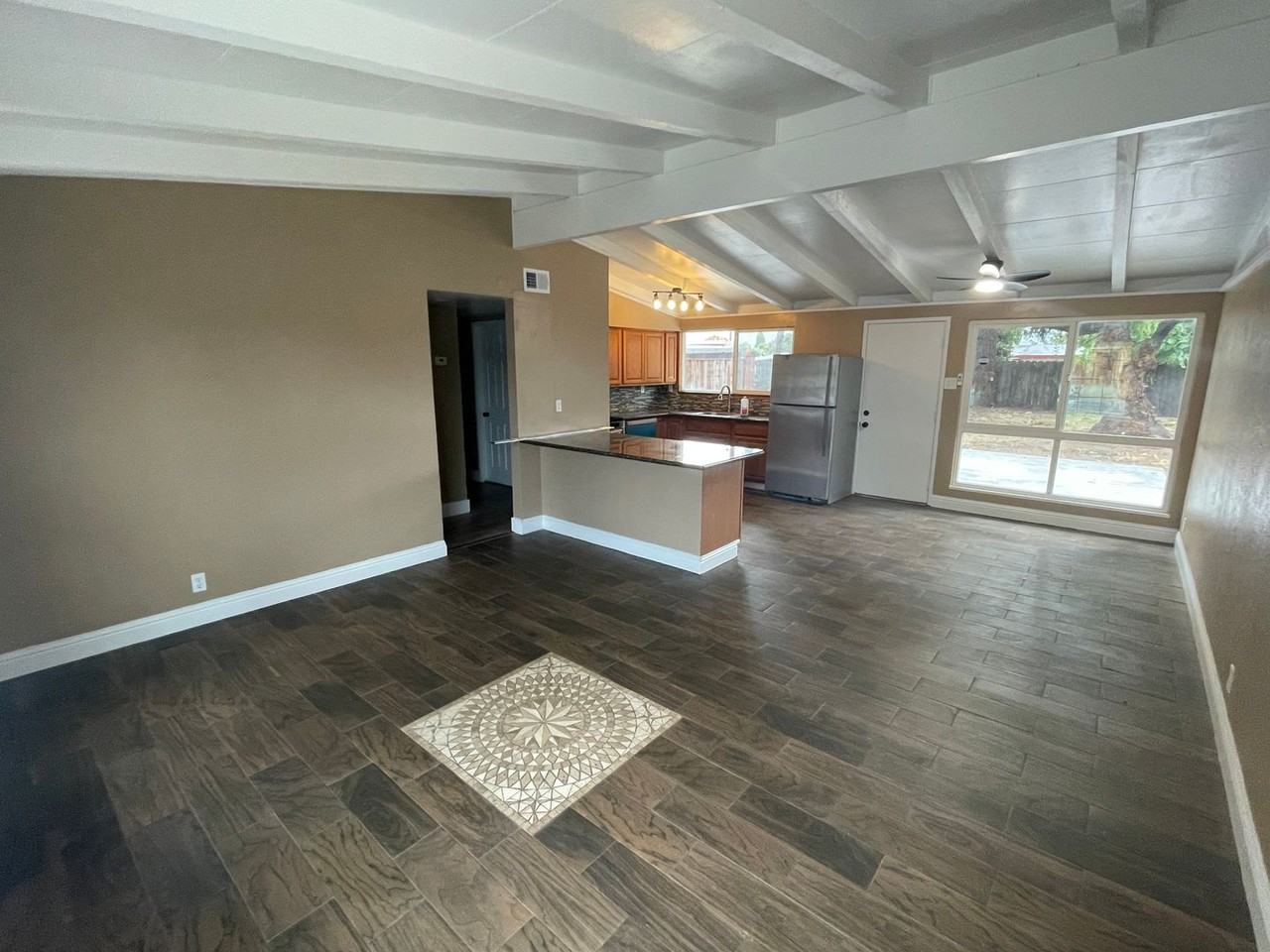 27872 Miami Ave - Photo 2 of 12