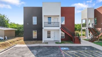 featured image of 225 E New Hampshire St