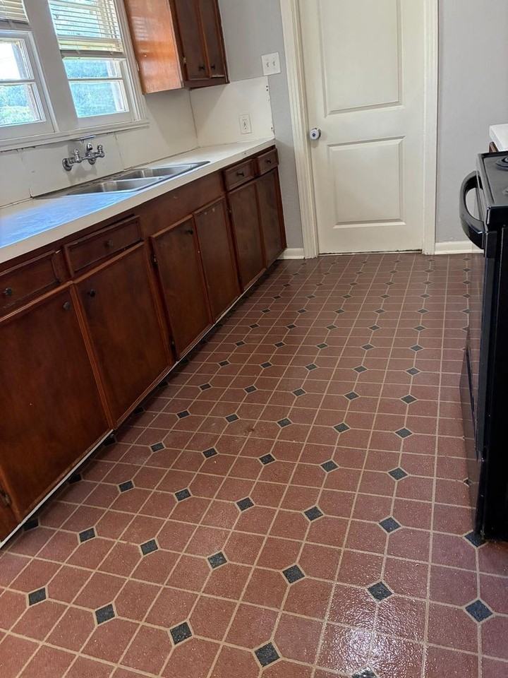 21 Byron Rd - Photo 5 of 11