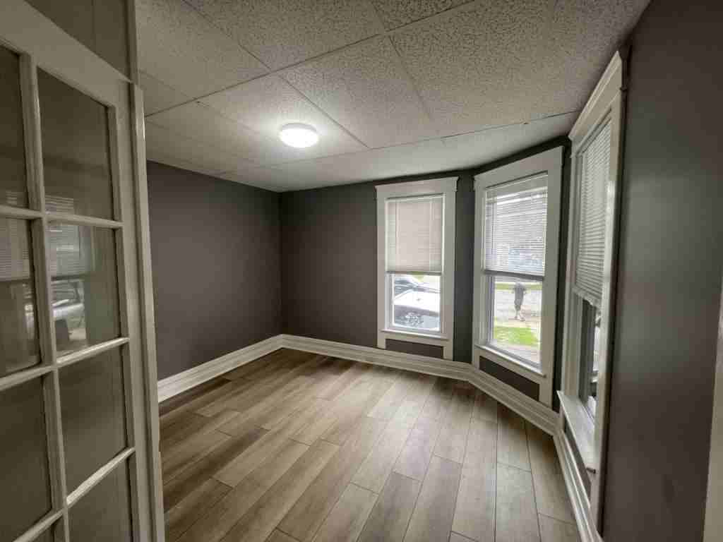 448 W 5th St - Photo 3 of 10