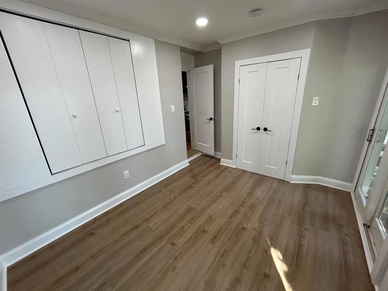 1250 Holbrook Ter Ne #1 - Photo 5 of 20