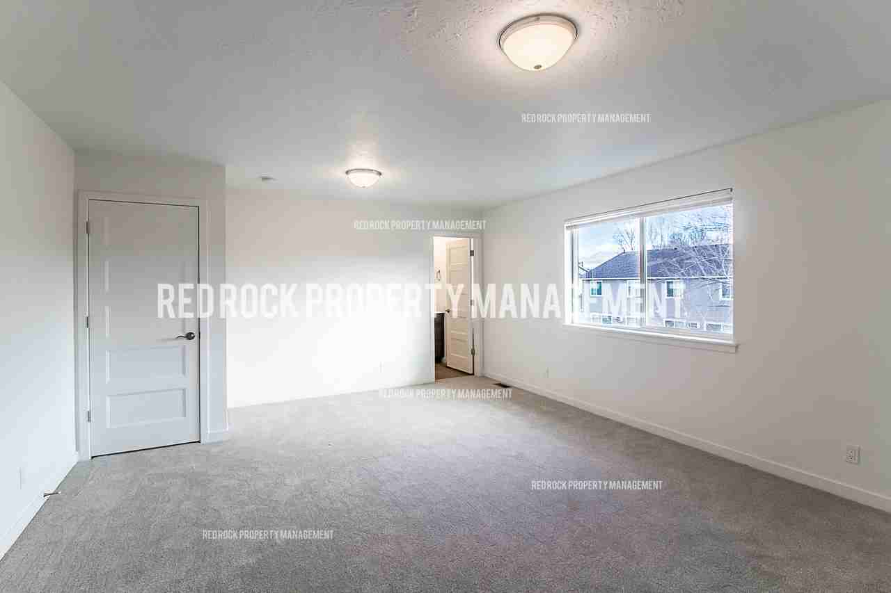 1118 N Davis Ln - Photo 5 of 32