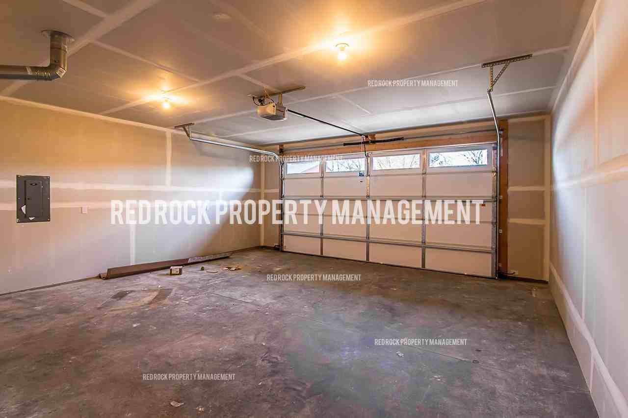 1118 N Davis Ln - Photo 3 of 32