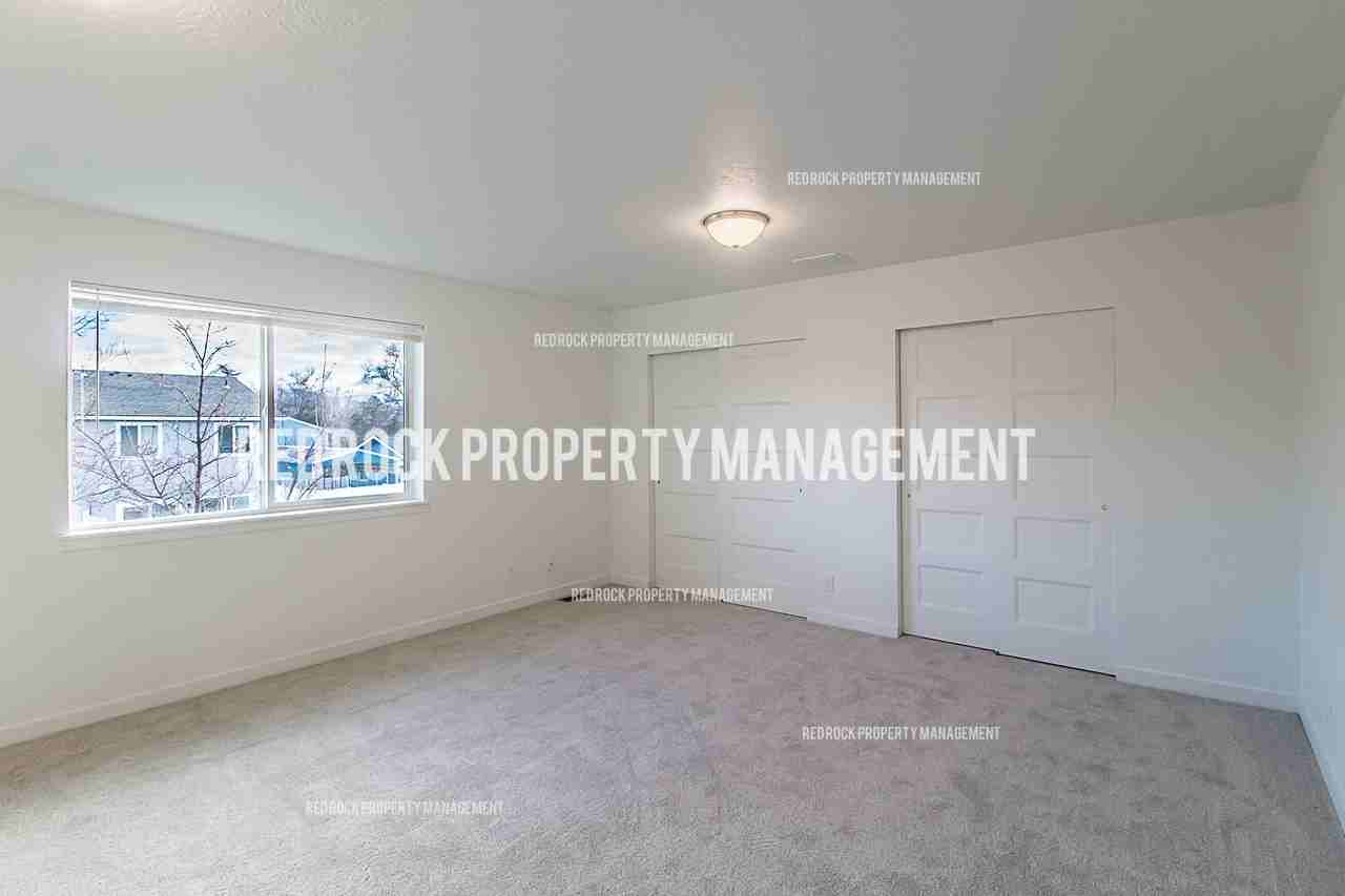 1118 N Davis Ln - Photo 2 of 32