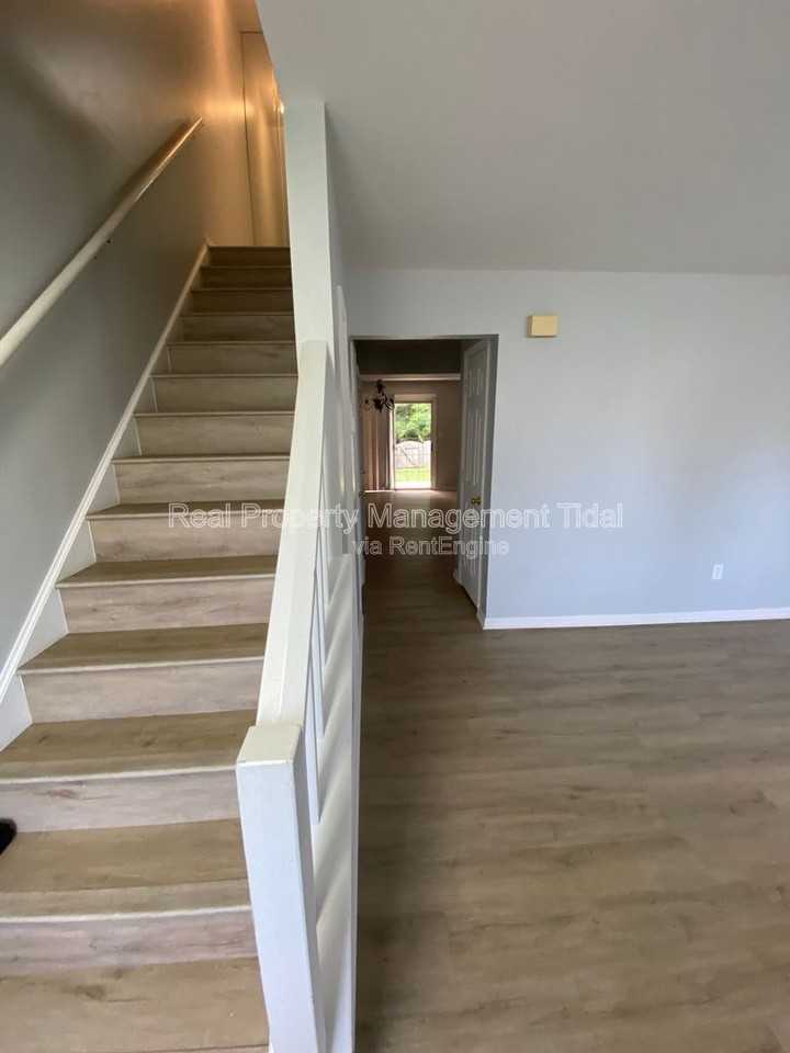 105 Heather Way #C - Photo 3 of 16