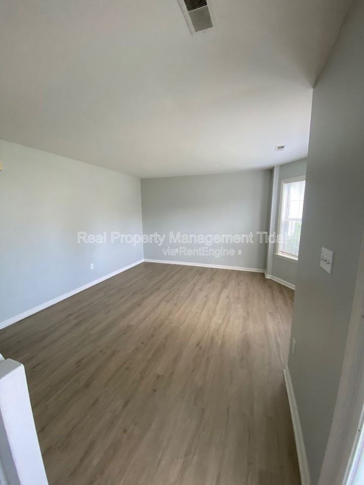 105 Heather Way #C - Photo 4 of 16