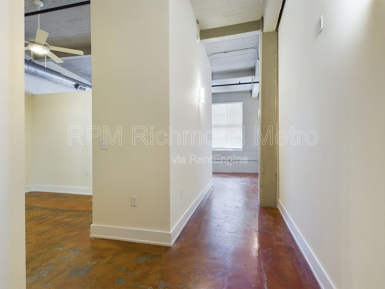 815 Perry St #305 - Photo 3 of 11