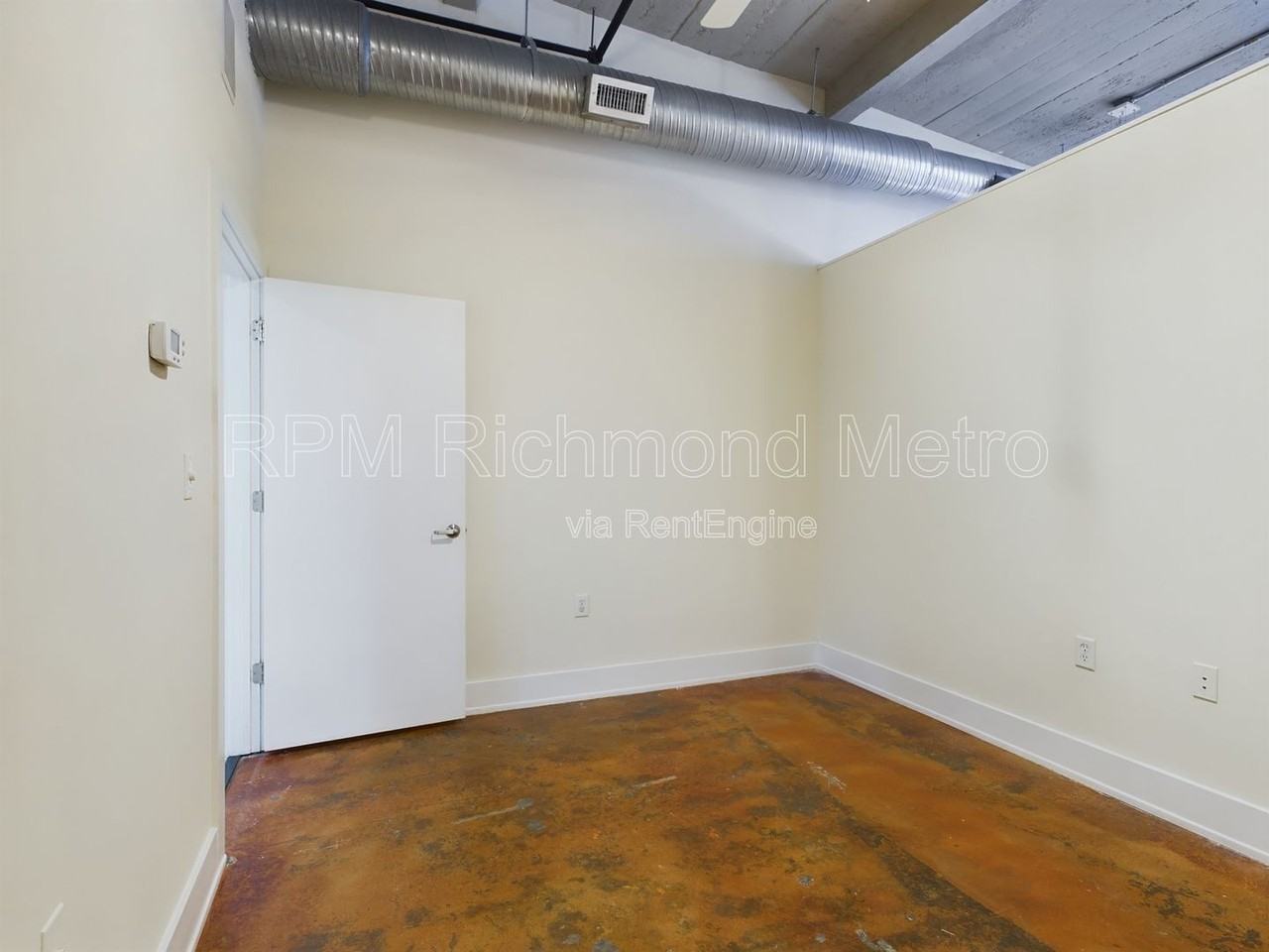 815 Perry St #305 - Photo 4 of 11