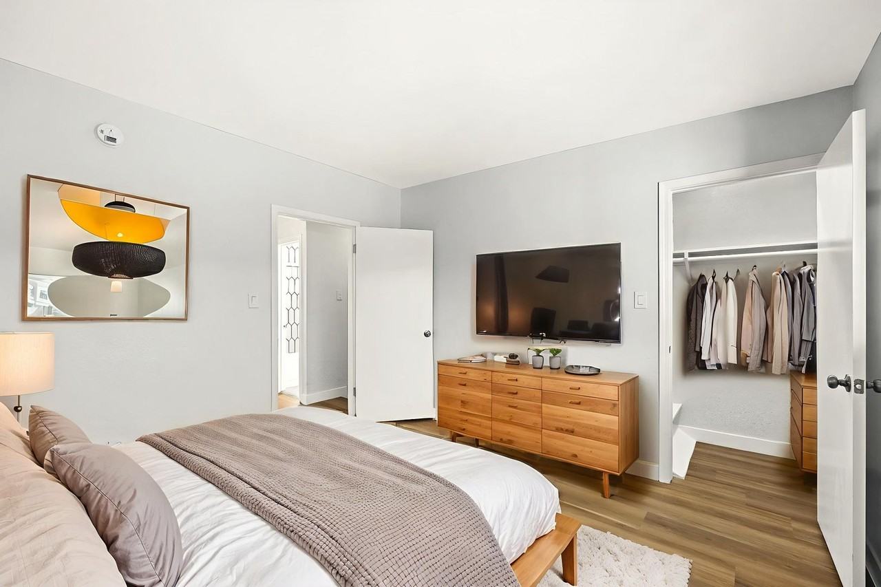 Inviting Highland Park Residences at 612 - Photo 3 of 7