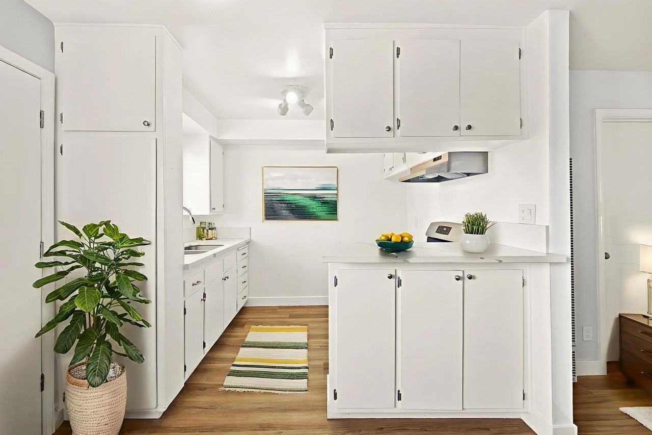 Inviting Highland Park Residences at 612 - Photo 5 of 7