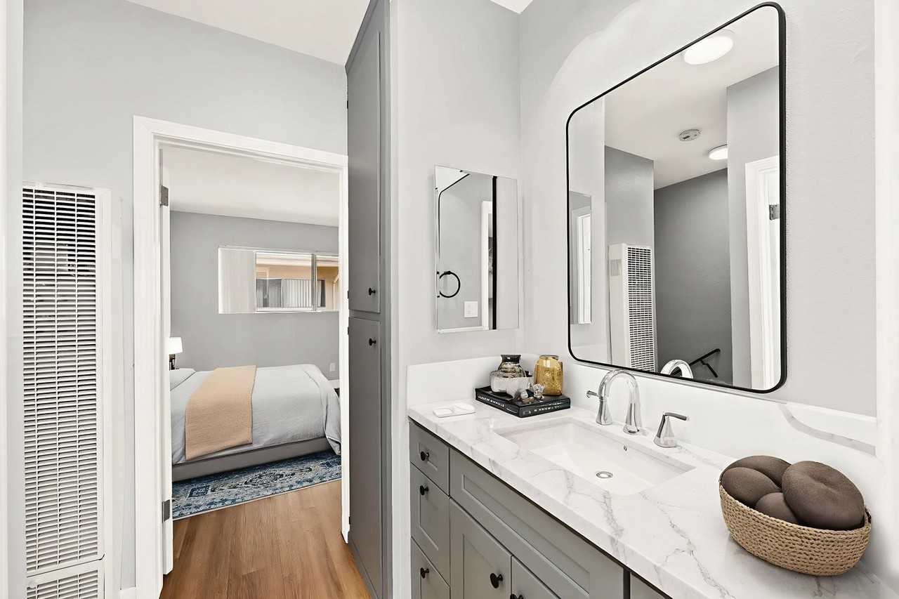 Inviting Highland Park Residences at 612 - Photo 6 of 7