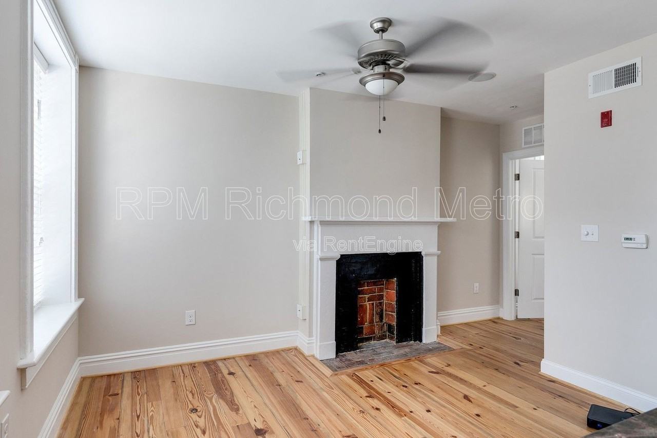 1710 E Franklin St #10 - Photo 7 of 12