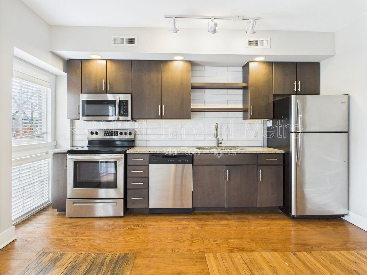 22 E Broad St #201 - Photo 2 of 13