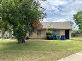 908 Lancelot Cir - Photo 1 of 1